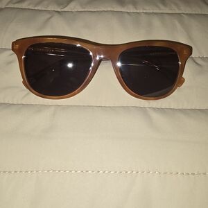 GAP Amber Havana Style Sunglasses